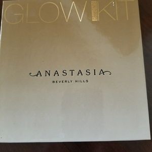 Anastasia glow kit